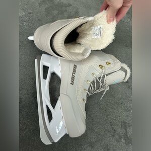 Bauer Tremblant Hockey Skates Size 5